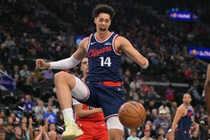 尼德豪泽：赛季初NBA对我来说太快 但现在我适应了&节奏慢下来了