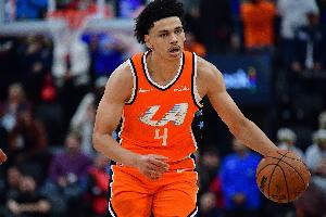 快船VS奇才首发：桑德斯顶替科林斯、大洛顶替祖巴茨搭档小卡哈登