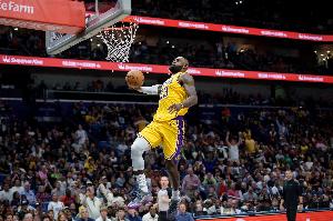 詹姆斯：我永远不会不尊重篮球之神 我儿子就在那&我不会欺骗比赛