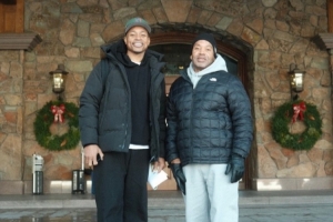 长得像吗？小托马斯晒父子合照：祝世界上最棒的父亲生日快乐