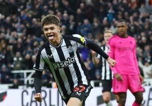 邮报：英格兰队球探频繁考察纽卡19岁右后卫麦利，他还能踢中场