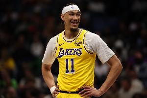 明日湖人主场迎战黄蜂 海斯因左腿筋酸痛出战成疑