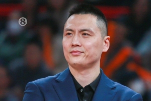 卢伟更衣室演讲：大家做得非常好 记住这种心态 保持这种团结