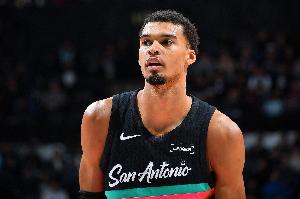 戴格诺特：此前面对文班我们太急总想低位抢断 今天团队防守很棒