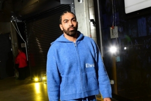 球场混子！文森特更新社媒：赛季进度38/82！但他个人仅出场18场