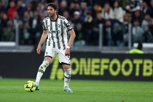 土媒：加拉塔萨雷有意先租后买洛卡特利，已与尤文接触