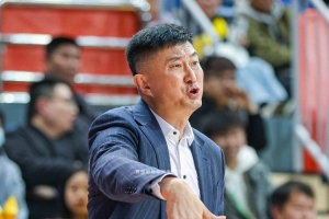 媒体人：无论是阵地战还是快攻 广东男篮都处于被随意拿捏的状态