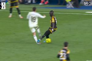 第81分钟，巴列卡诺中场西斯踩中塞巴略斯脚踝，被直红罚下！