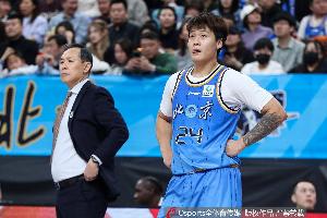 许利民：虽然经历输球但队伍很团结 请球迷相信球队会越来越好