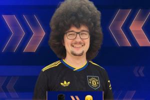 德转与曼联“蓄发哥”联动：距离加盟‍俱乐部还差两场