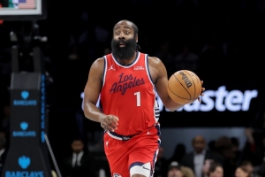 哈登下赛季保障金额是1331万 根据规则两年合同保障部分都是31.5%