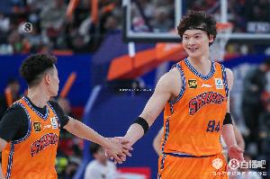 新民晚报：上海男篮，有望登顶？