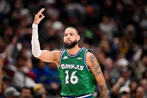 凯莱布·马丁谈球队：大家互相鼓励 我们的目标始终是全力竞争