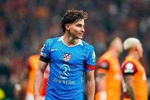 每体：阿尔瓦雷斯再次向巴萨示好，超1亿欧报价马竞可能考虑放人