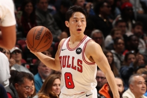 有所表现！河村勇辉进入轮换 出战26分钟5中1拿到5分5板7助1断