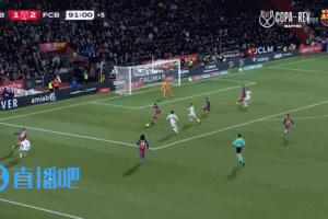 无异于一个绝杀！巴萨2-1阿尔瓦塞特补时阶段，马丁关键门线解围