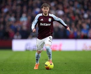 阿邦拉霍：也许埃利奥特再踢2场又要被弃用 世界杯年没球踢真可惜