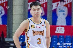 正负值+19最高！贾明儒10中6拿到20分3板 三分4中3