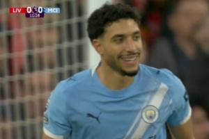 自己都整笑了！哈兰德直塞，马尔穆什越位位置的绝对单刀打偏了！